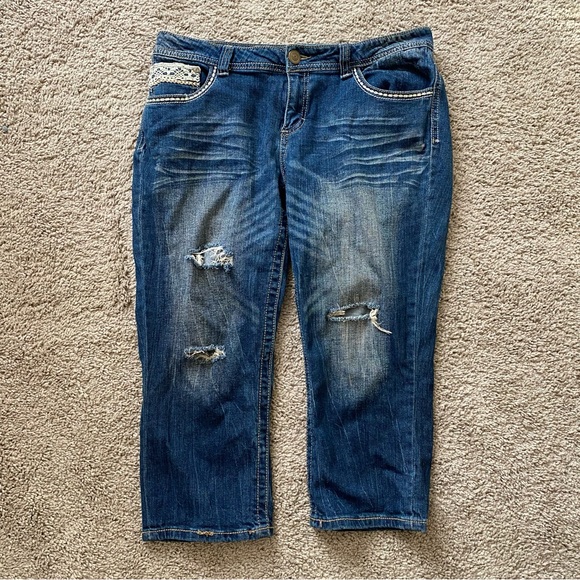 No Boundaries Size 15 Denim Capris - Picture 1 of 9